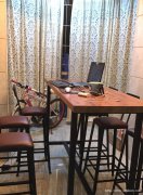 休閑吧桌椅一套，星巴克同款。買桌子送6張椅子